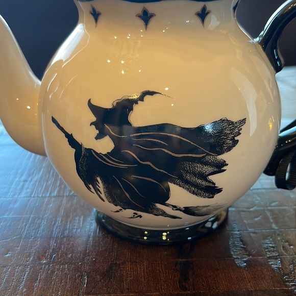 Spooky Night Halloween Witch Teapot - Picture 2 of 6